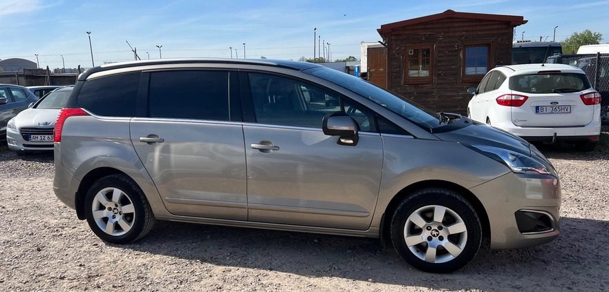 Peugeot 5008 cena 39900 przebieg: 213000, rok produkcji 2016 z Namysłów małe 667